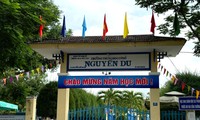 Phụ huynh xông vào tận lớp hành hung học sinh để ‘dằn mặt’ vì con bị bạn đánh