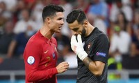 Chỉ vì phớt lờ lời khuyên của Cristiano Ronaldo, thủ môn Bồ Đào Nha không đỡ được penalty