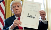 Hóa ra chữ ký của Tổng thống Trump có thể giải thích về tính cách của ông thế này đây