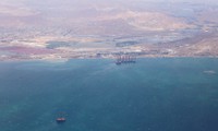 Một cảnh trên không của Biển Caspi gần thành phố Baku, Azerbaijan. Ảnh: Reuters