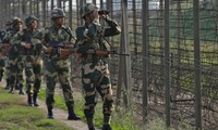 Bộ đội biên phòng Ấn Độ ở biên giới Pakistan. Ảnh: Reuters