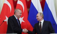 Tổng thống Nga Vladimir Putin người đồng cấp Thổ Nhĩ Kỳ Tayyip Erdogan. Ảnh: AP