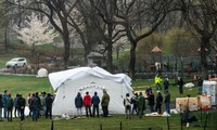 Bệnh viện dã chiến chống virus corona ở Central Park, New York, Mỹ. Ảnh : Reuters