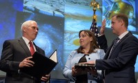 Giám đốc Bridenstine tại buổi lễ nhậm chức do Phó tổng thống Mike Pence chủ trì. Ảnh: NASA