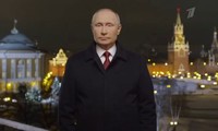 Tổng thống Nga Vladimir Putin phát biểu năm mới trên truyền hình. 