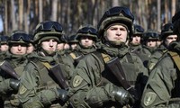 Điện Kremlin cho biết đã nhận được yêu cầu viện trợ quân sự từ lực lượng ly khai ở Ukraine. Ảnh: Reuters.