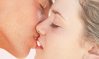 Những bệnh nguy hiểm có thể lây truyền qua nụ hôn mà ít người biết