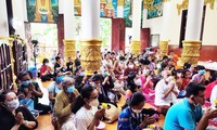 Đồng bào Khmer ở Trà Vinh nghỉ lễ Sene Đôlta
