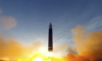 THẾ GIỚI 24H: Triều Tiên phóng tên lửa giữa lúc tàu ngầm thứ hai của Mỹ ghé Hàn Quốc