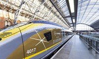 Tàu vàng Eurostar lần đầu &apos;trình làng&apos; tại Thế vận hội Paris 