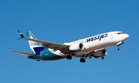 16 máy bay WestJet hỏng nặng vì mưa đá 