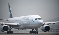 Khách nam đột ngột ngất xỉu trên máy bay Cathay Pacific