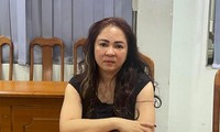 Bà Nguyễn Phương Hằng tại Cơ quan công an