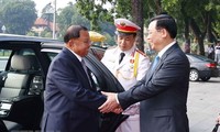 Chủ tịch Quốc hội Vương Đình Huệ hội đàm với Chủ tịch Thượng viện Campuchia