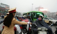 Công an Thành phố Hà Nội phát tặng 75.000 khẩu trang y tế cho nhân dân Thủ đô