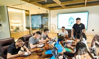  Team Launch Zone thảo luận các vấn đề về khởi nghiệp trong lĩnh vực công nghệ blockchain.