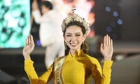 Hoa hậu Nguyễn Thúc Thùy Tiên