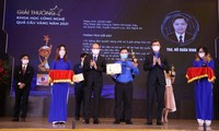 Các nhà khoa học trẻ nhận giải thưởng Quả Cầu Vàng năm 2021