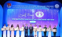 20 nữ sinh nhận giải thưởng khoa học công nghệ Việt Nam năm 2023