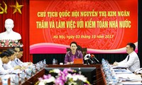 Chủ tịch Quốc hội làm việc tại KTNN. Ảnh Như Ý