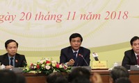 Tổng Thư ký Quốc hội Nguyễn Hạnh Phúc trả lời câu hỏi của PV. Ảnh Như Ý
