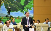 Phó Thủ tướng Vương Đình Huệ tại phiên chất vấn. Ảnh PV