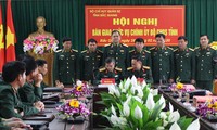 Bàn giao chức trách nhiệm vụ Chính ủy Bộ Chỉ huy Quân sự tỉnh Bắc Giang. Ảnh CP 