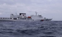 Tàu hải cảnh Trung Quốc hộ tống tàu Hải Dương địa chất 8 hoạt động trái phép trên vùng biển Việt Nam. Ảnh: TN 