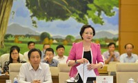 Bộ trưởng Nội vụ Phạm Thị Thanh Trà tại phiên họp ngày 27/4