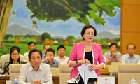Bộ trưởng Nội vụ Phạm Thị Thanh Trà tại phiên họp Uỷ ban Thường vụ Quốc hội