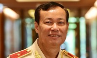 Thiếu tướng Lê Tấn Tới, Thứ trưởng Bộ Công an được giới thiệu bầu Chủ nhiệm Uỷ ban Quốc phòng và An ninh. Ảnh Như Ý