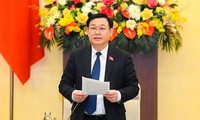 Chủ tịch Quốc hội Vương Đình Huệ phát biểu tại phiên họp thứ 6