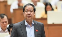 Bộ trưởng Nguyễn Kim Sơn giải trình về học phí, giá sách giáo khoa