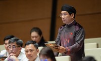 Đại biểu đề xuất được mặc áo dài ngũ thân khi họp Quốc hội