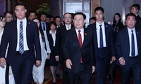 Chủ tịch Quốc hội Vương Đình Huệ đề nghị sớm kết nối đường sắt ga Lào Cai - ga Hà Khẩu Bắc 