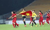 Đoàn quân của HLV Mai Đức Chung ghi 6 bàn thắng vào lưới chủ nhà Malaysia, giành HCV bóng đá nữ. Ảnh: Vnexpress