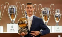 Ronaldo muốn giành 7 Quả bóng vàng, có 7 đứa con