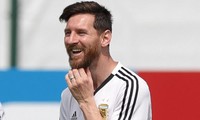 Messi cười thả ga khi nhận quà sinh nhật đặc biệt