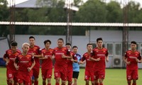 Cầu thủ Hà Nội FC hội quân muộn cùng đội tuyển Việt Nam