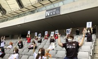 Đưa búp bê tình dục lên khán đài, đội bóng Hàn Quốc bị phạt nặng
