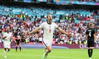 Harry Kane ăn mừng bàn thắng đầu tiên tại EURO 2020