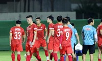 Các cầu thủ Việt Nam mặc những số áo lạ lẫm ảnh Anh Đoàn
