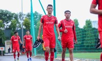 Đoàn Anh Việt (trái) là nhân tố cuối cùng được bổ sung cho U23 Việt Nam. 