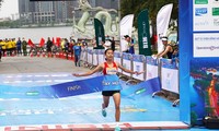 VĐV đội tuyển điền kinh trẻ quốc gia Lê Thị Bích về nhất nội dung bán marathon