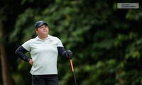 Golfer hạng 58 thế giới Mirabel Ting vươn lên dẫn đầu bảng nữ