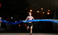 Hồng Lệ phá kỷ lục giải chạy bán marathon Hồ Tây