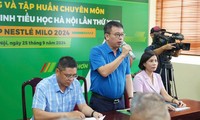 Nhà báo Nguyễn Phan Khuê, Tổng Biên tập báo Thiếu niên Tiền phong và Nhi đồng, phát biểu tại chương trình 