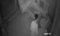 Hình ảnh kẻ gian đột nhập vào nhà dân ở KĐT Gamuda. Ảnh cắt từ clip.