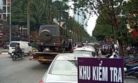 Hà Nội: Người dân chật vật đi đăng ký xe ô tô