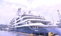 Tàu du lịch 5 sao cỡ lớn chở đoàn khách Âu - Mỹ đến Đà Nẵng 